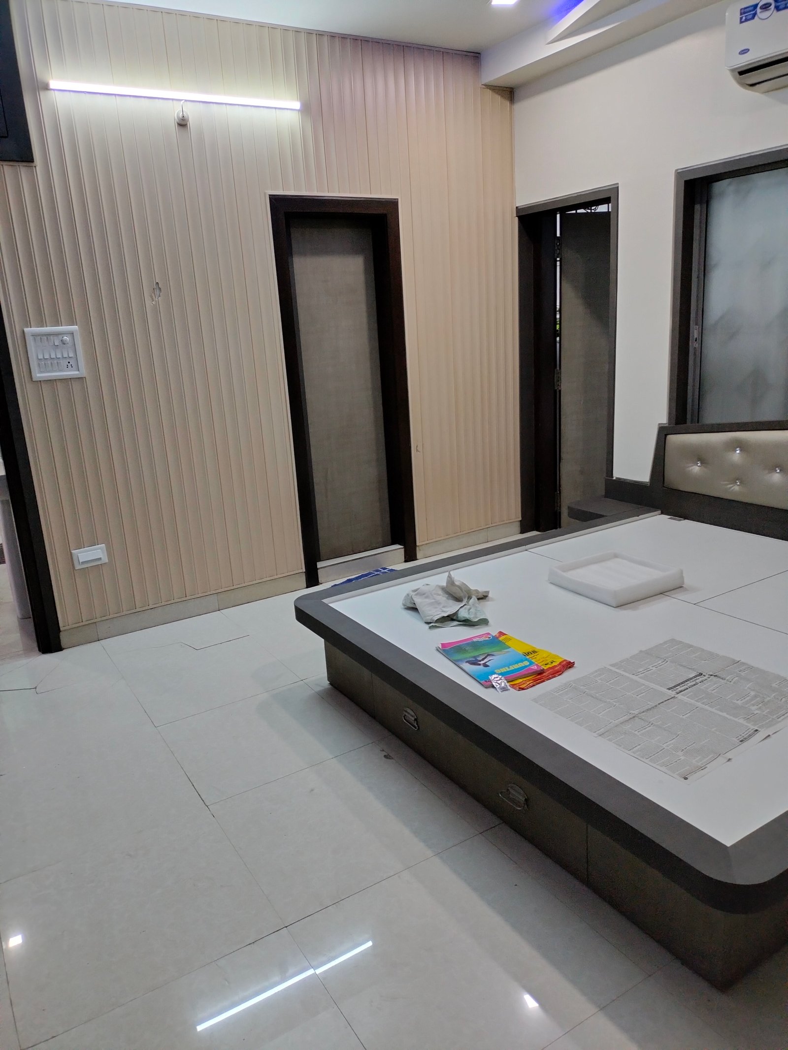 Fully furnished 3BHK apartment for sale in Madan Mohan Apartment