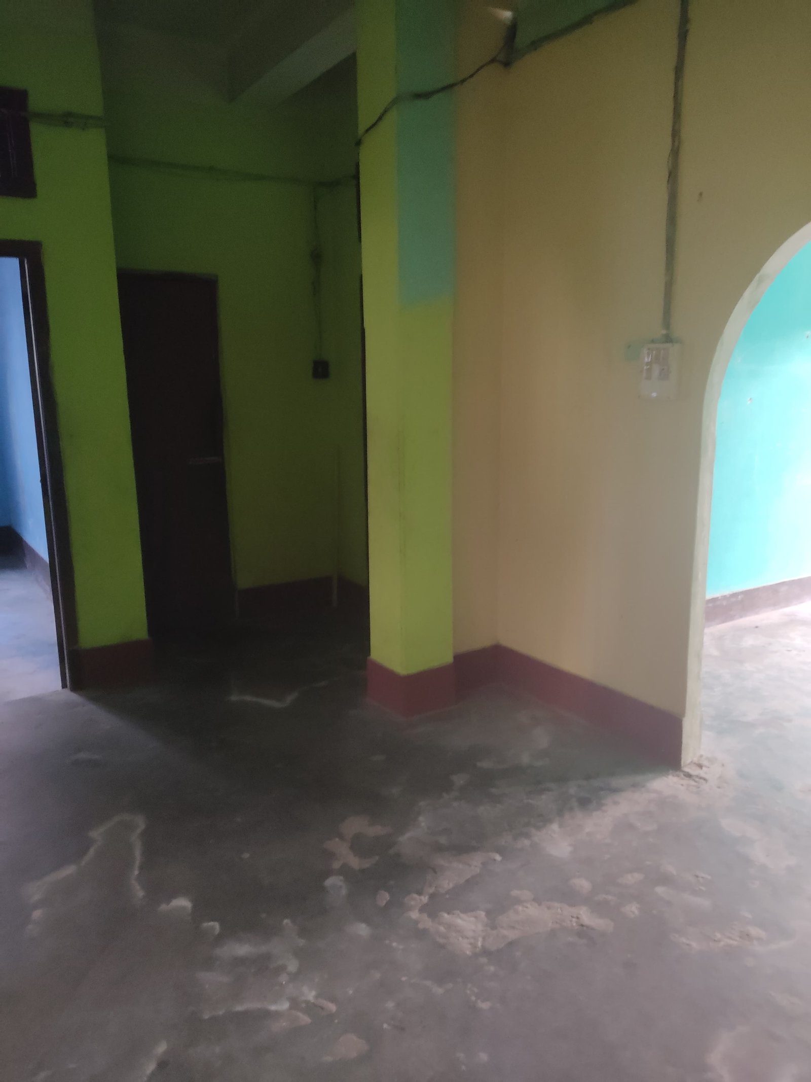 2 room available 1 for family 1 for godown or office