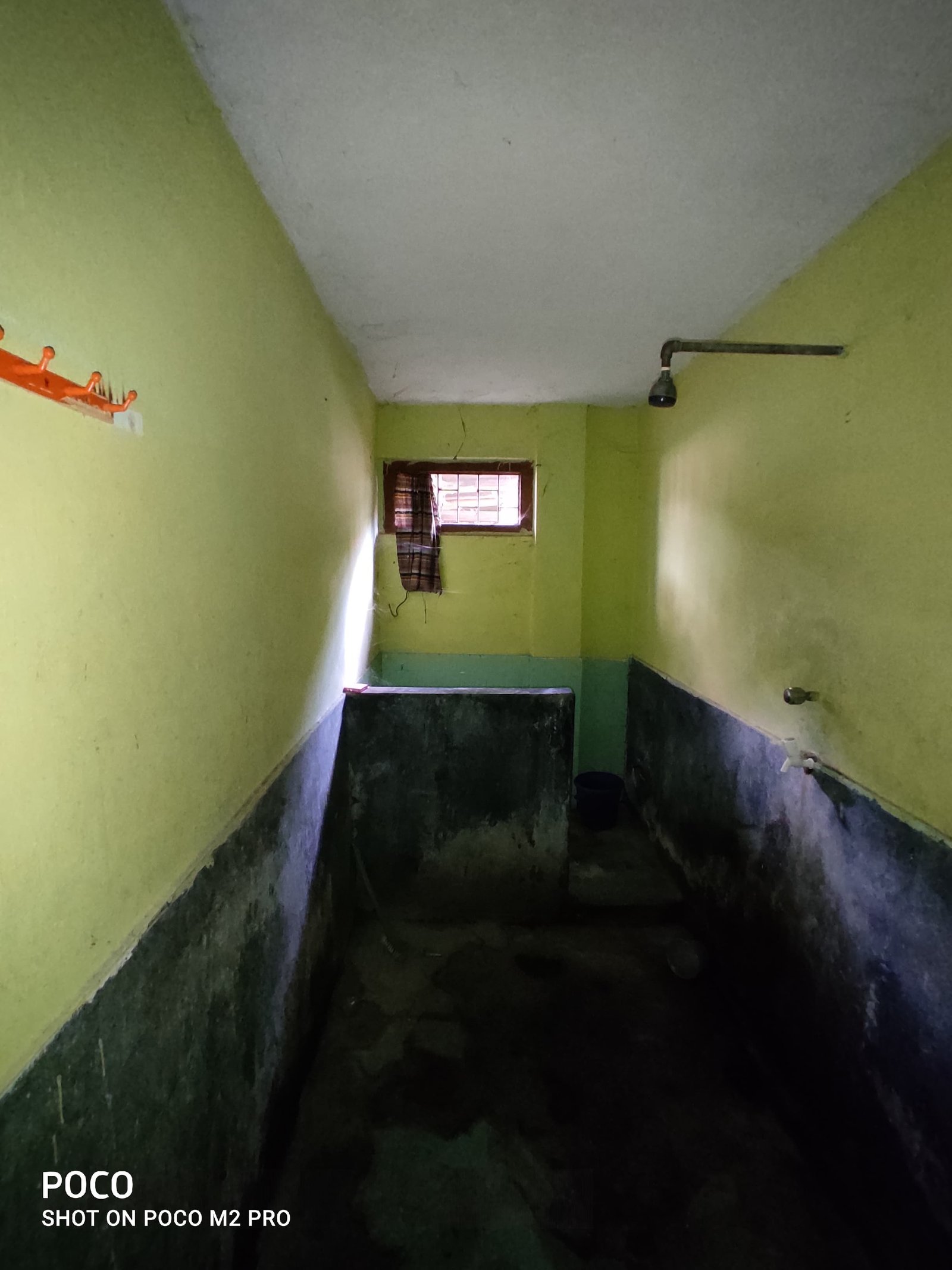 2 room available 1 for family 1 for godown or office