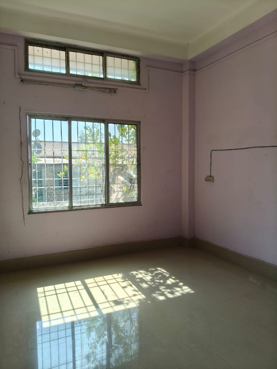3bhk house rent. Attached kitchen bathroom. Car parking available