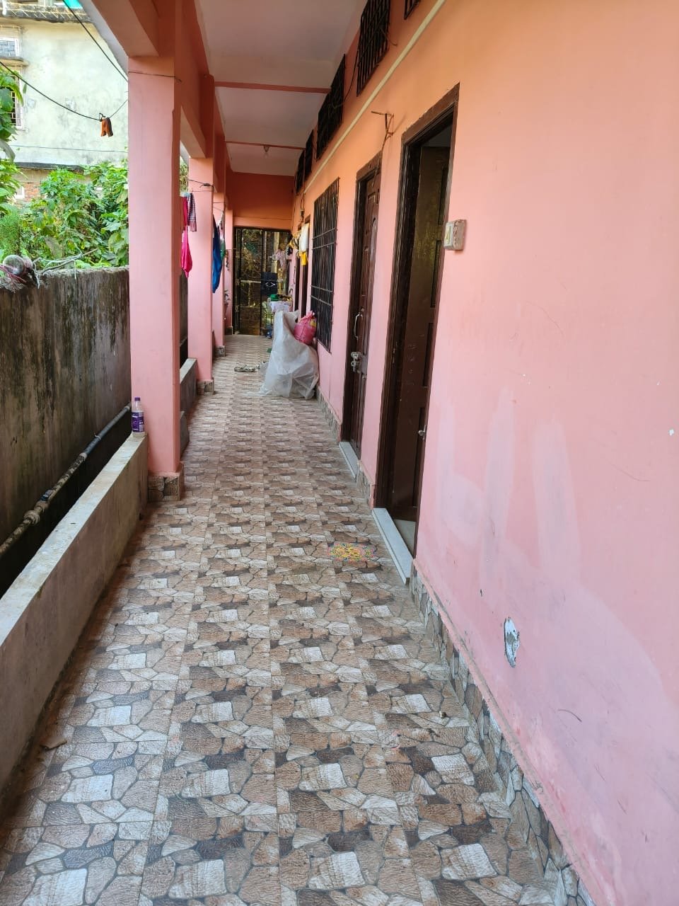 3bhk house rent. Attached kitchen bathroom. Car parking available