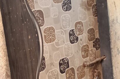 Affordable Chawl House for Sale in Renj office  – ₹4,00,000