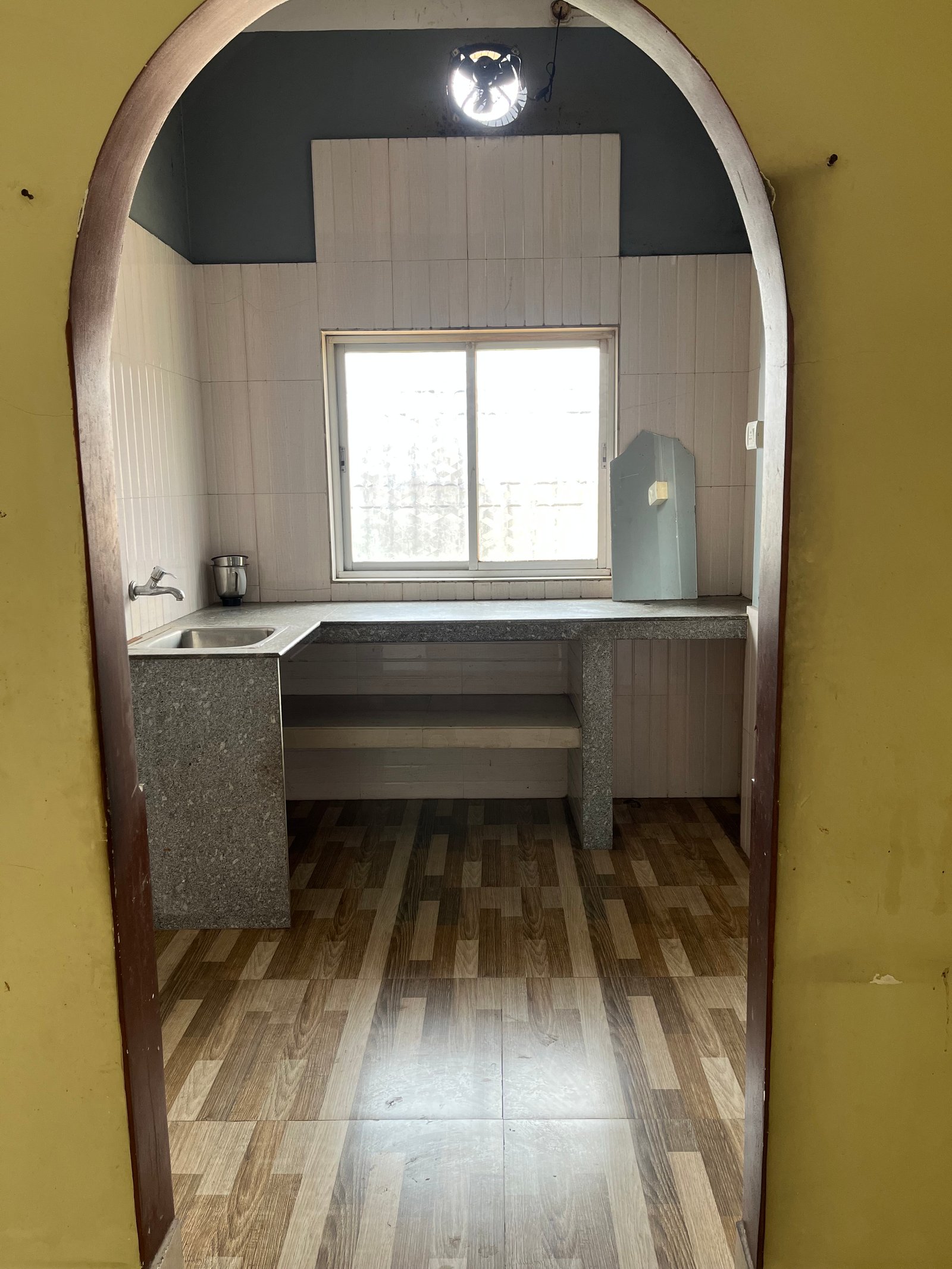 2bhk Room for rent in Rangirkhari point Sriram sarani