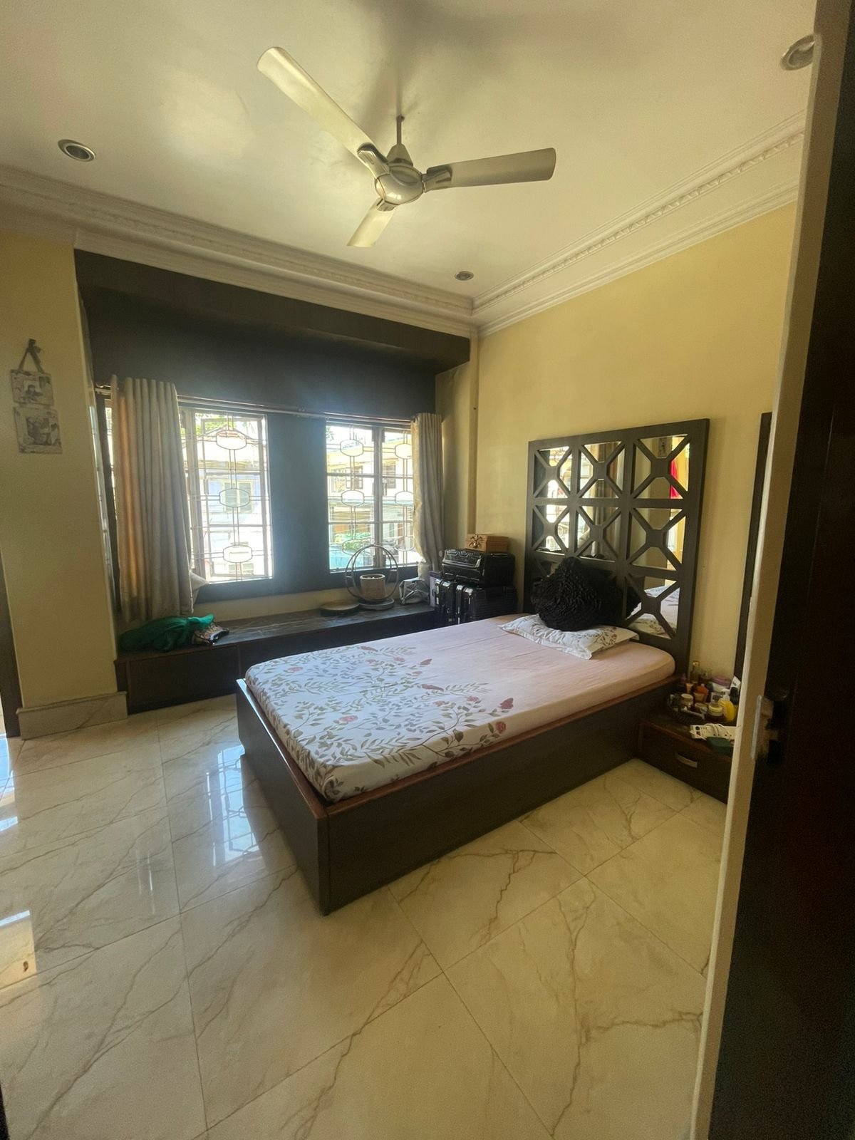 4.5 BHK Apartment for Sale in Ambicapatty Main Road